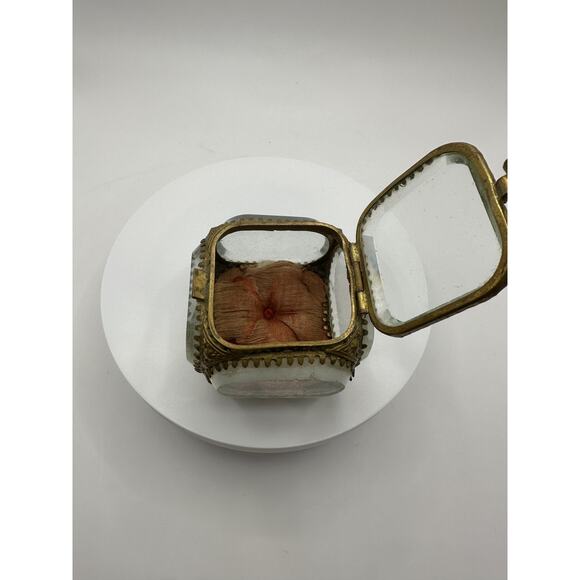 Antique French Ormolu Gilded Bronze Beveled Glass Jewelry Casket Ring Box Pillow - Picture 8 of 11
